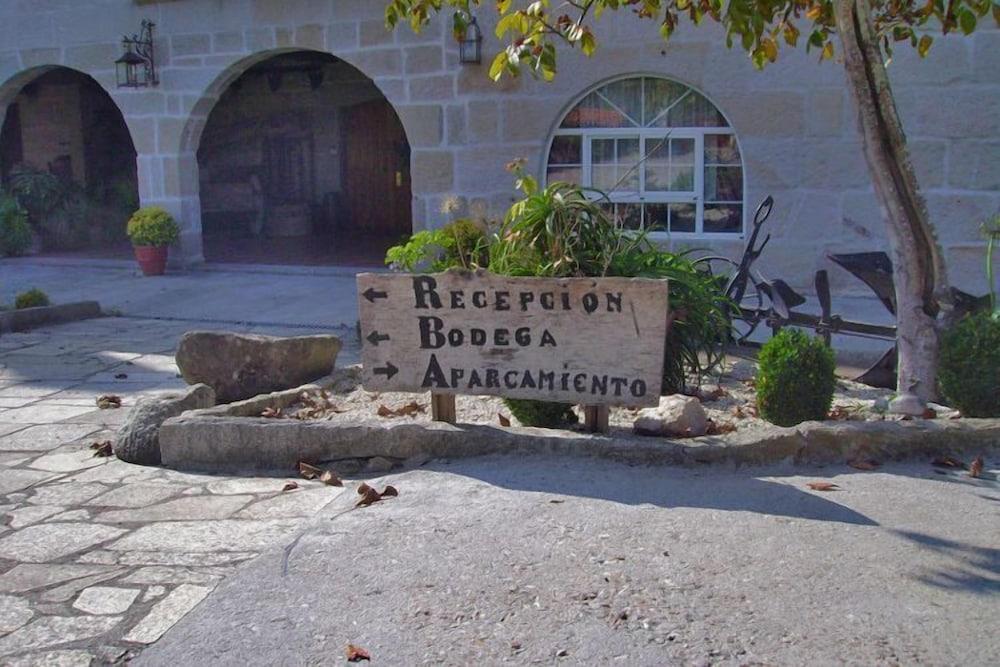 Os Areeiros Exterior