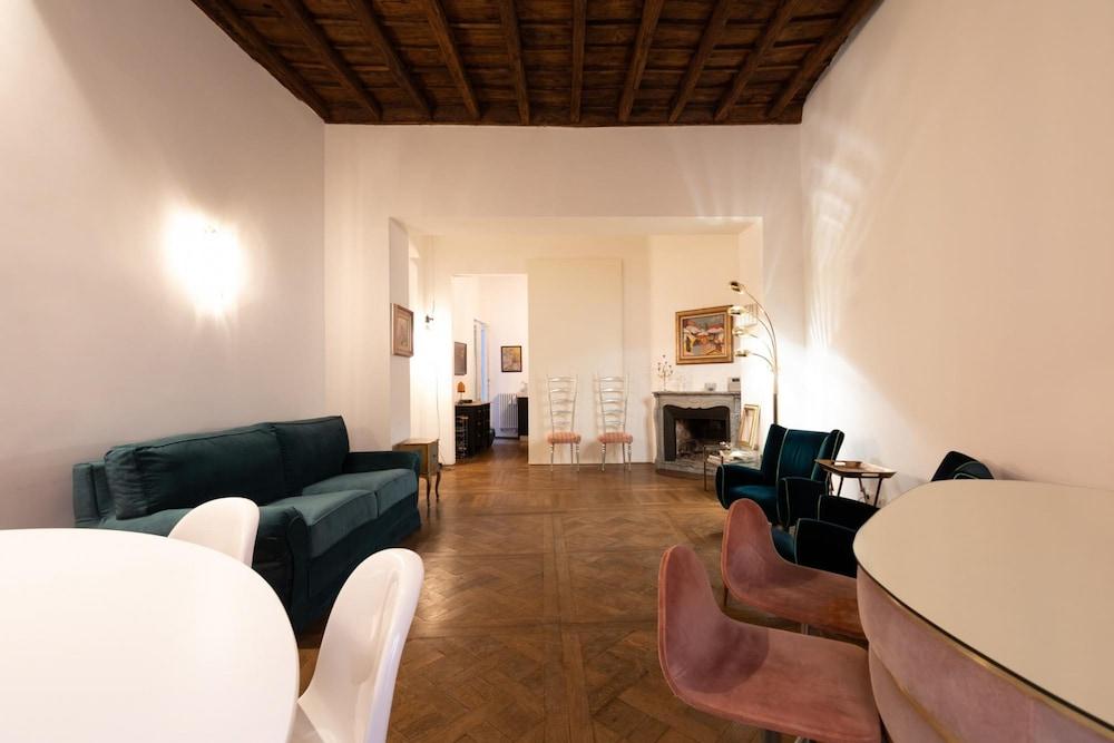Chic and Style in Historical Via Giulia Room