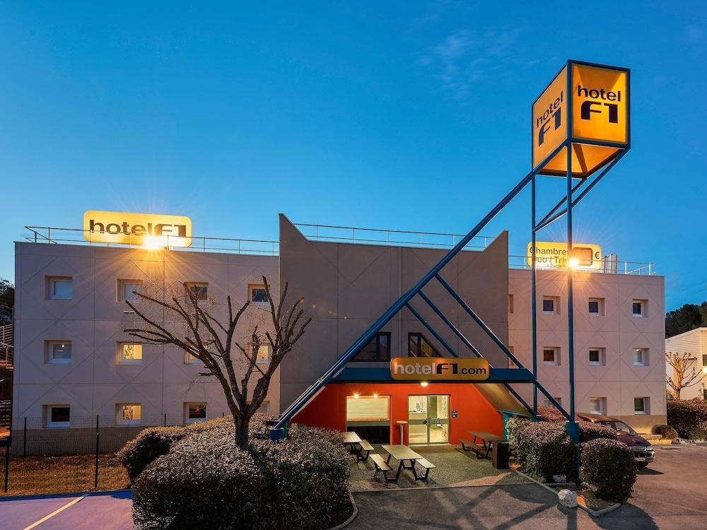 هوتل إفو جينيف سانت جوليين إن-جينيفوا (رينوفي)