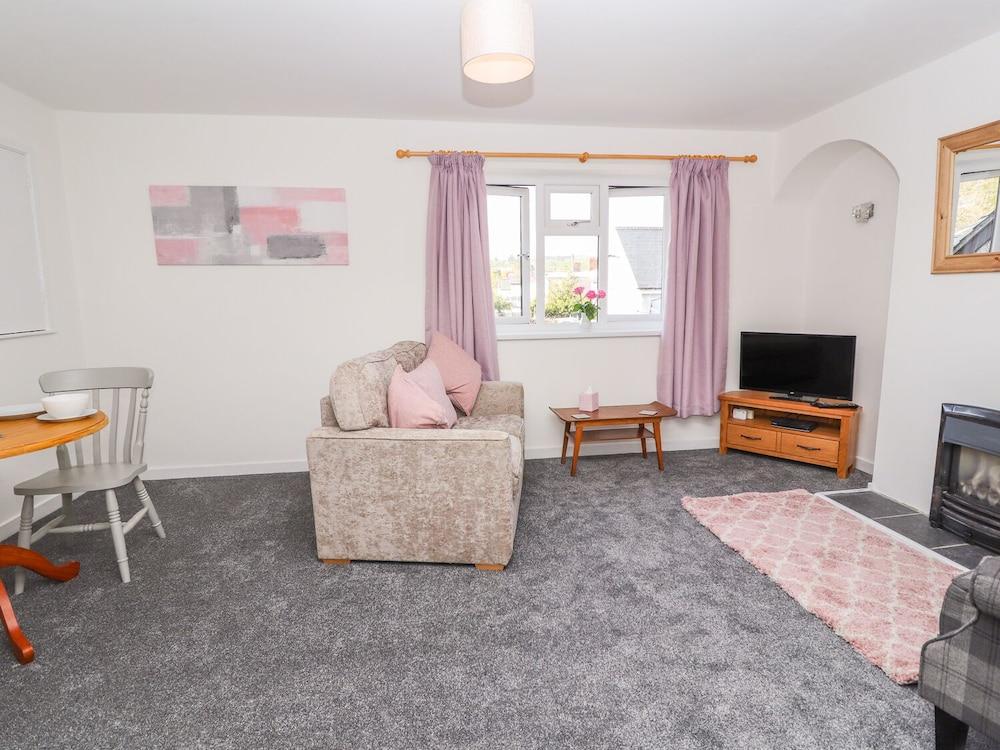 2 Maes Ffynnon Interior