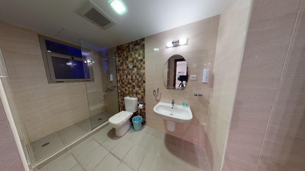 Amazing Chalet with Comfortable and Simple Furniture | 977 Bathroom