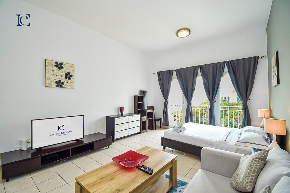 Eddie - Comfortable spacious Studio Interior