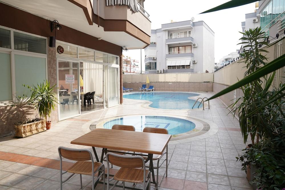 Polat Tatil Evleri Waterslide