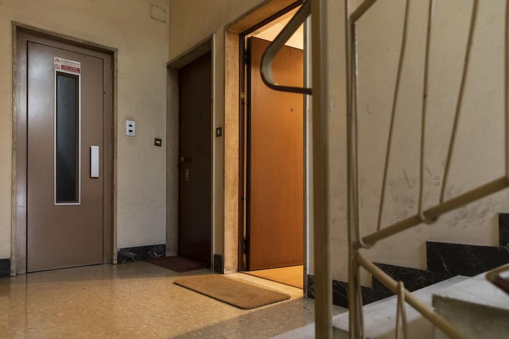 notaMi - Dimora Certosa Interior Entrance