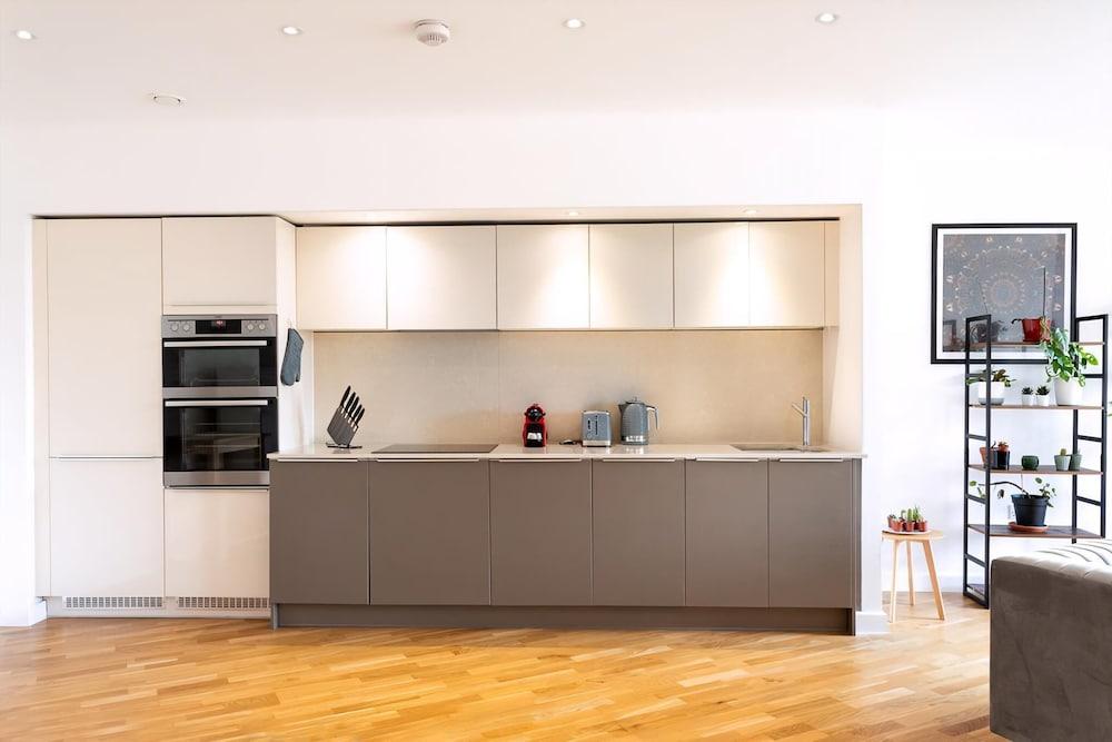 Modern Chiswick Apartment Exterior