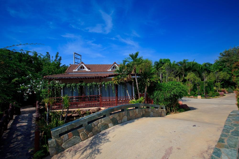 Chawalun Resort Property Grounds
