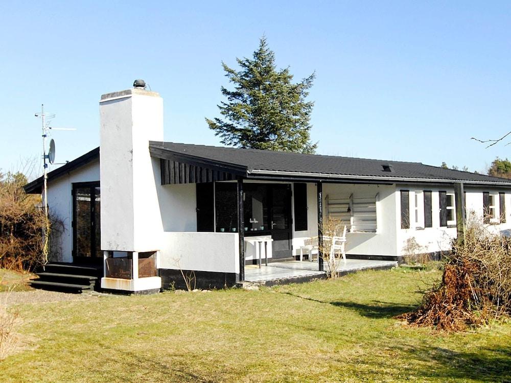 Aluring Holiday Home in Fjerritslev With Terrace Exterior
