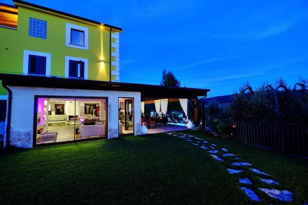 Borgo del Nespolo Exterior