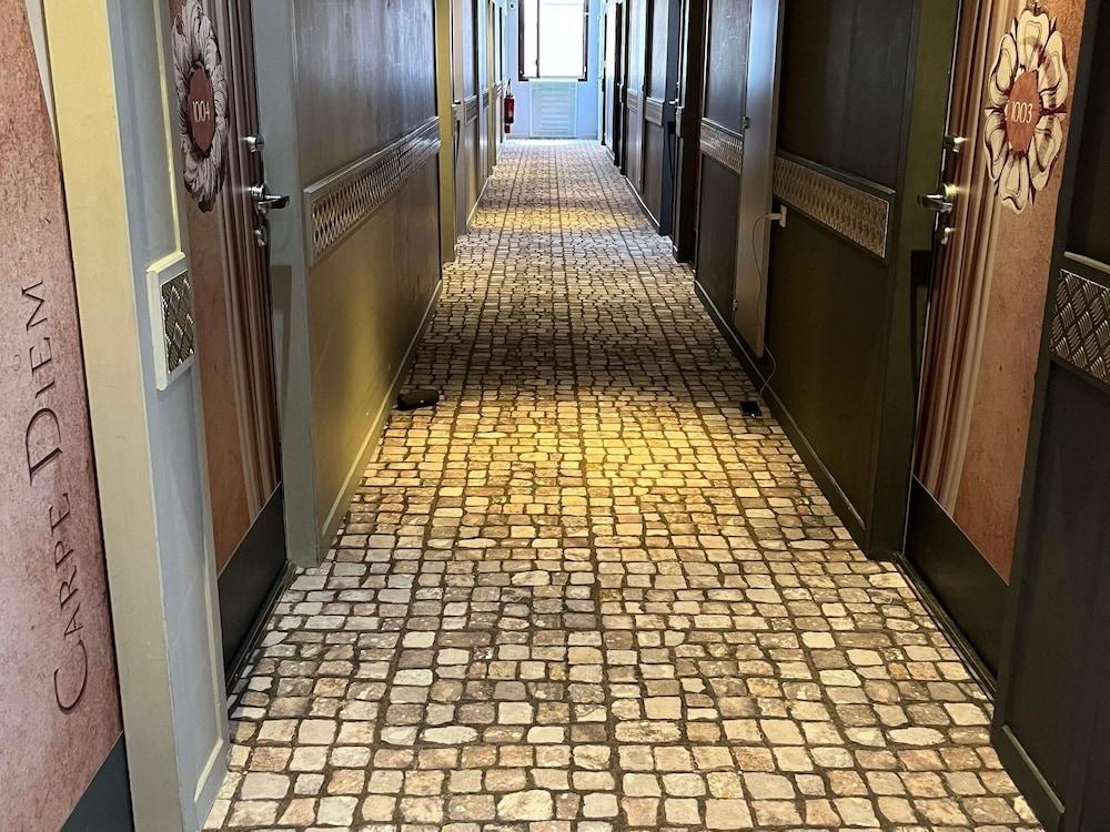 إيبيس ستايلز نيمز جار سينتر المنطقة الخارجية