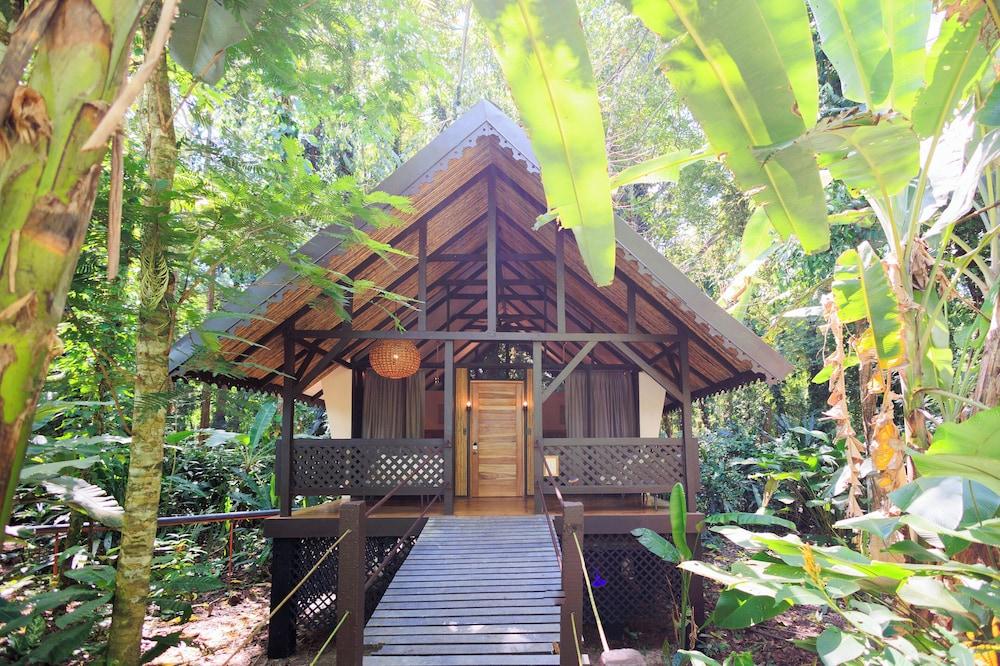 Almonds and Corals Boutique Hotel