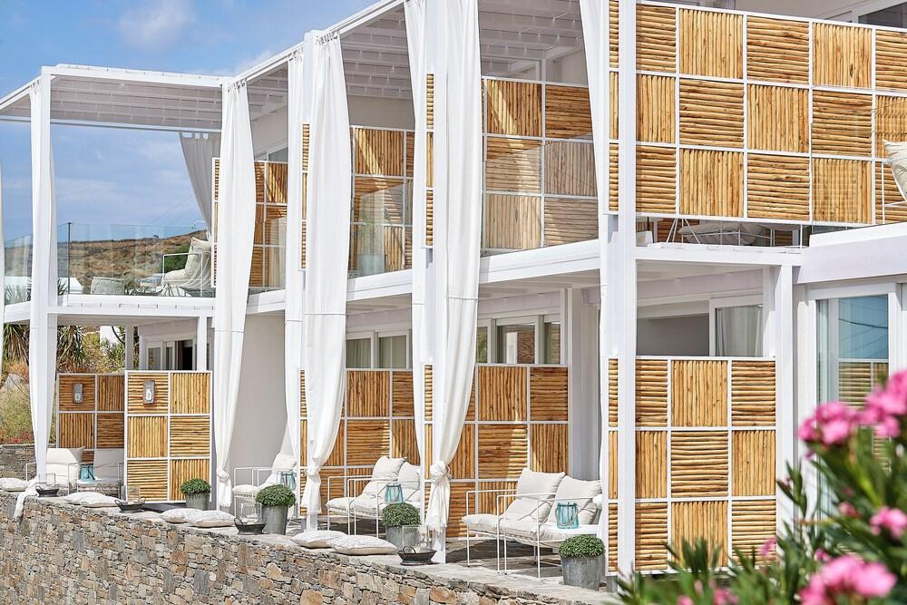 Canal Suites Exterior