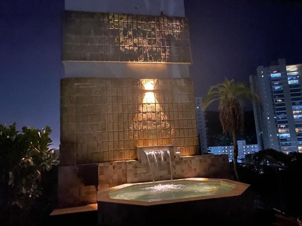 Cobertura Triplex Guarujá Outdoor Spa Tub
