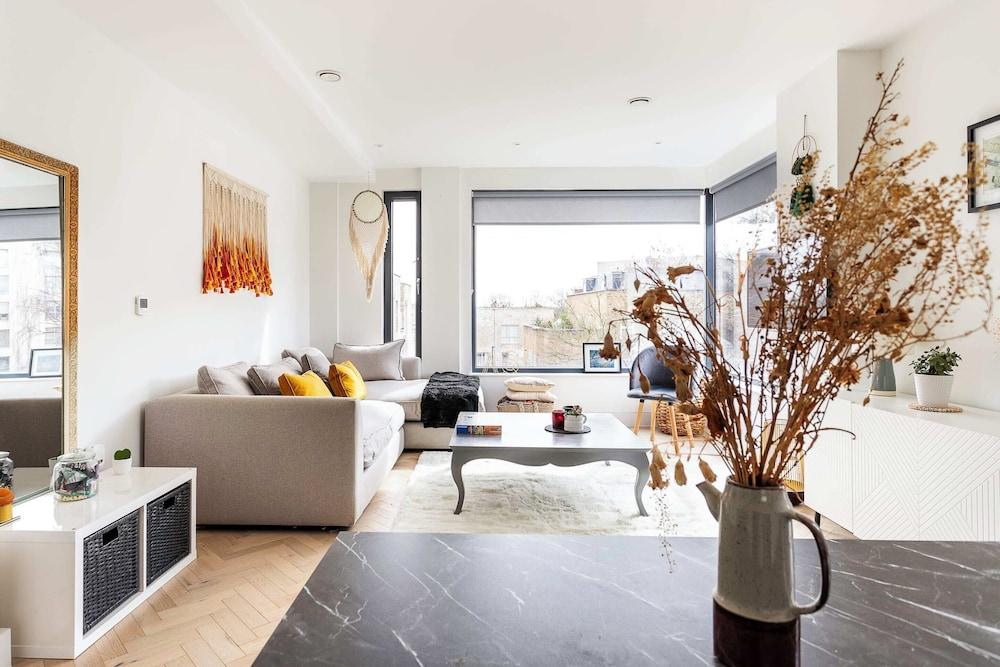 Cosy 2-bed Flat in Vibrant Acton! Interior