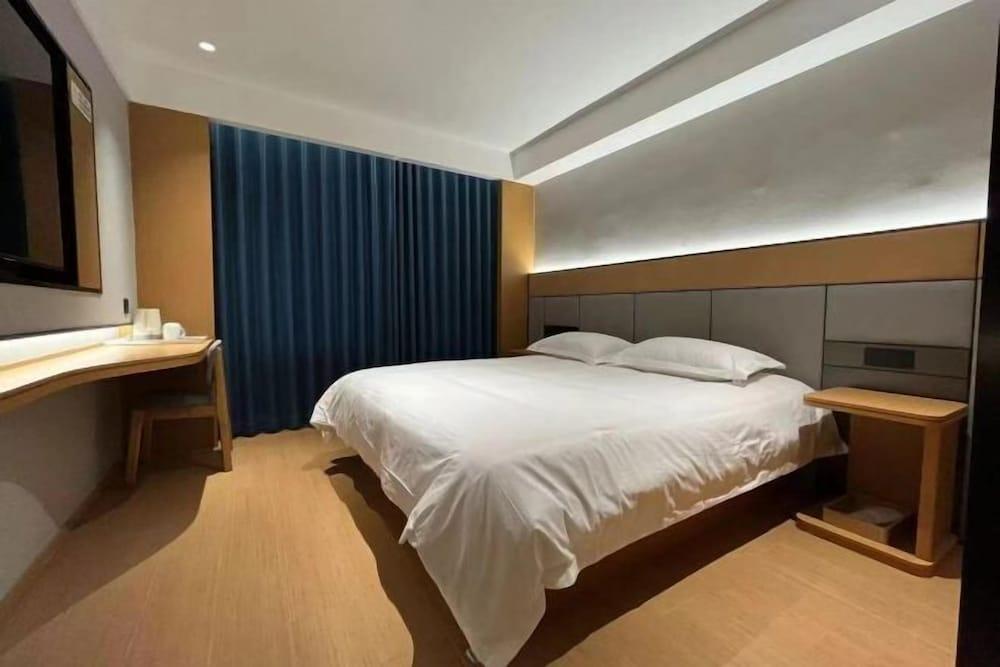 Tongling Pink Memory Hotel