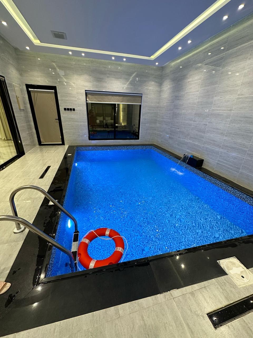 Modern Chalet with Pool | 4014
