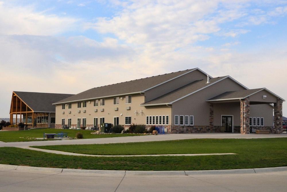 Cobblestone Inn and Suites - Lake View