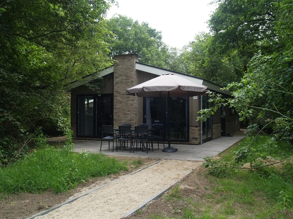 مودرن تشاليت ويذ ديشواشر أون إيه هوليداي بارك المنطقة الخارجية