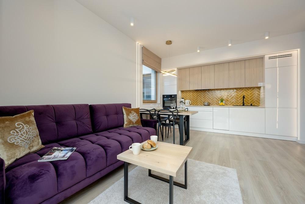 Mokotów Stylish Apartment by Renters