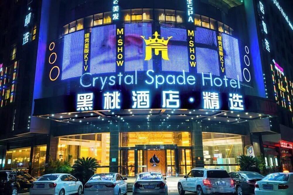 Crystal Spade Hotel Exterior