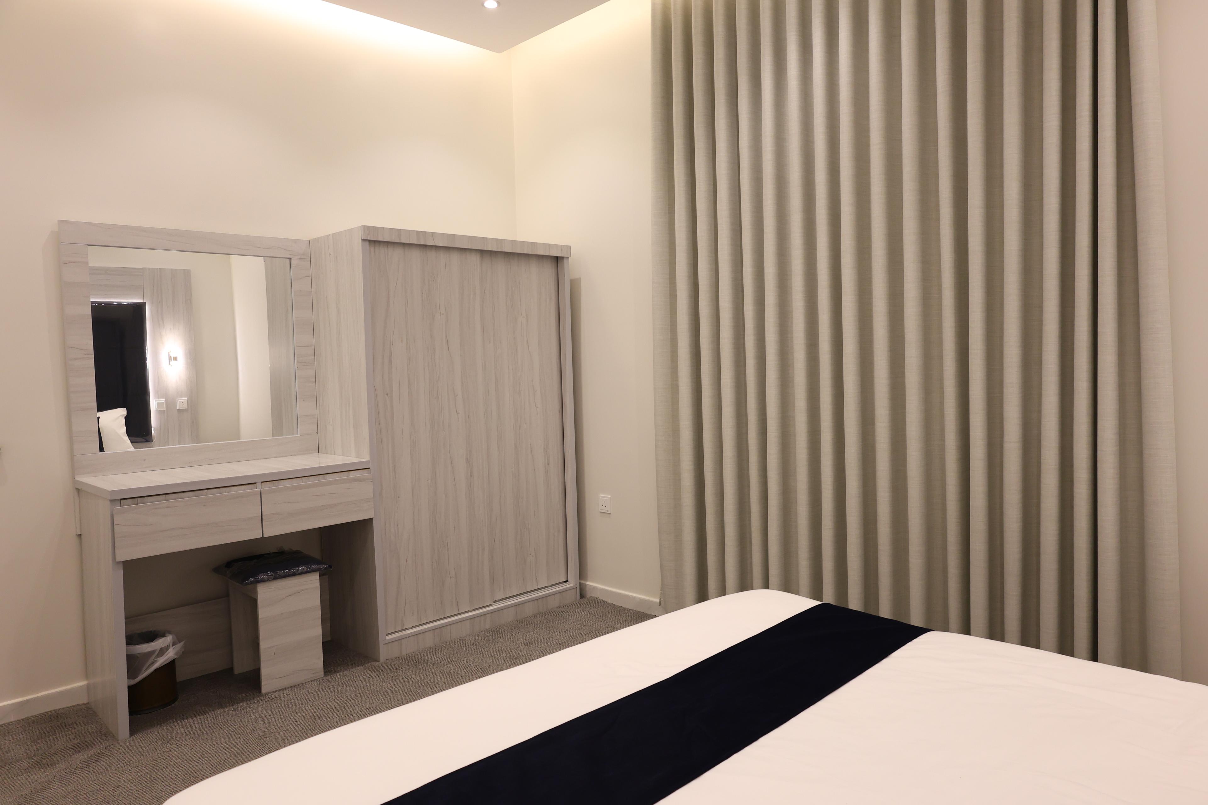 Elegant Apartment with Comfortable and Simple Furniture | 5780 Bedroom