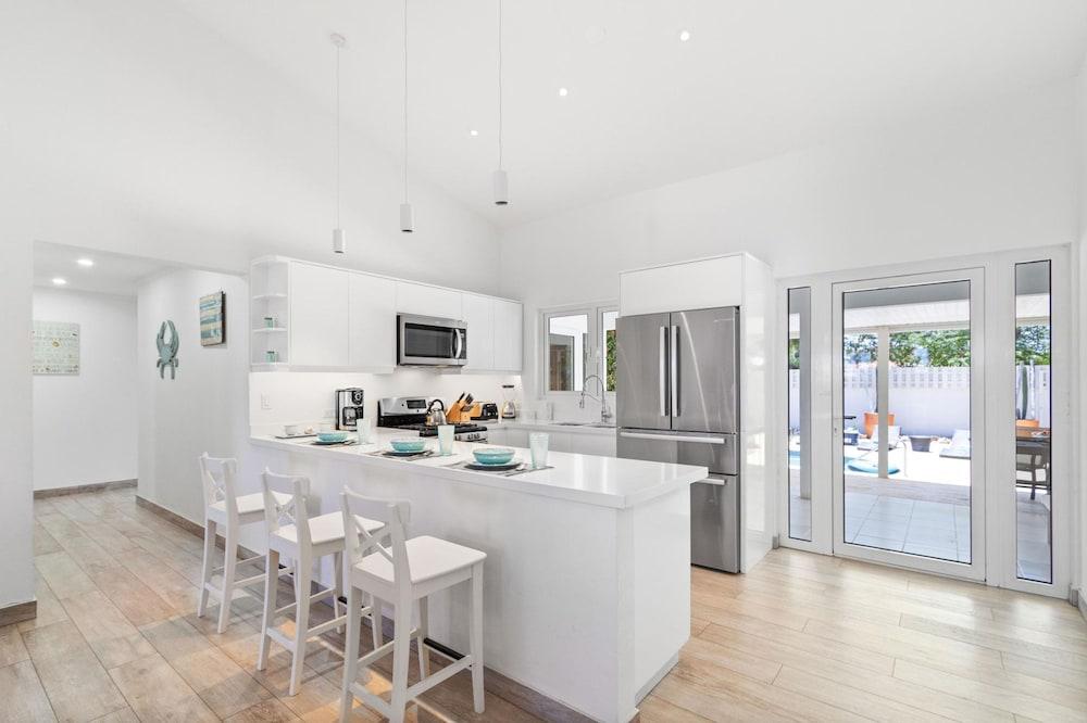 4br4ba w Private Pool Walking Distance to Ritz Room