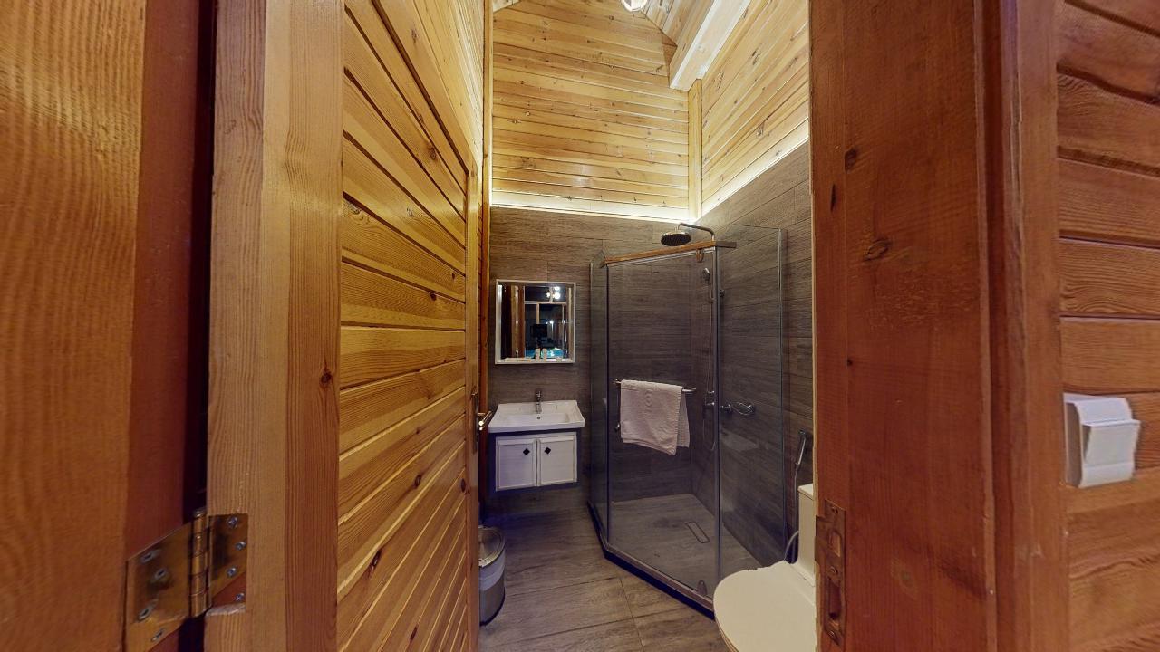 Elegant Chalet with Pool | 783 Bathroom