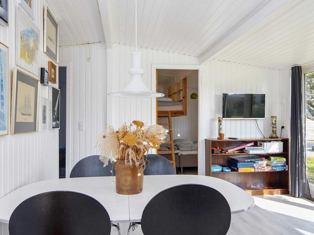 12 بيرسون هوليداي هوم إن خويلسميندي داخلي