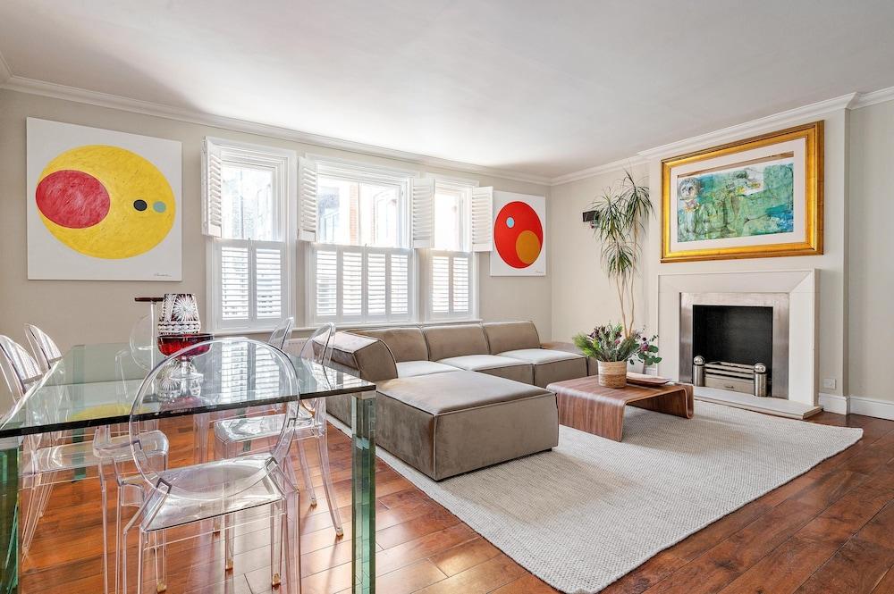 Central London 3-bed Apt, Sleeps 6, 3 Mins to Tube