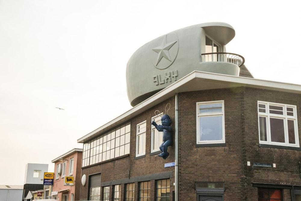 Lucy GLXY Exterior