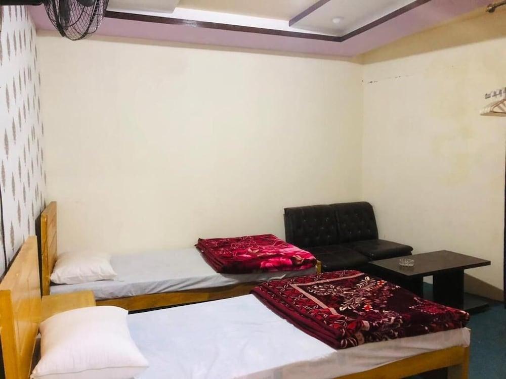 Skardu City Guest House Room