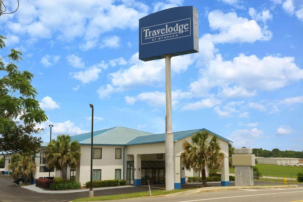 Travelodge by Wyndham Montgomery East
