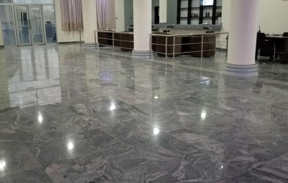 فابيان كانتري هوم هوتل ليميتيد الفندق من الداخل