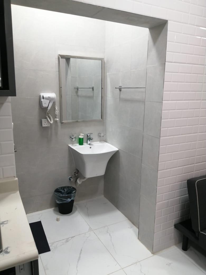 Comfy Apartment with Comfortable and Simple Furniture| 2633 Bathroom