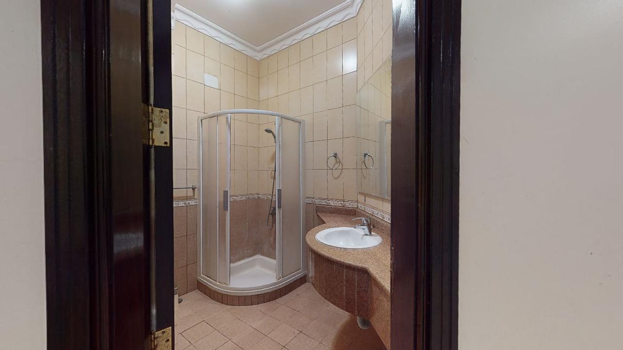 Elegant Chalet with Comfortable and Simple Furniture | 1956 Bathroom