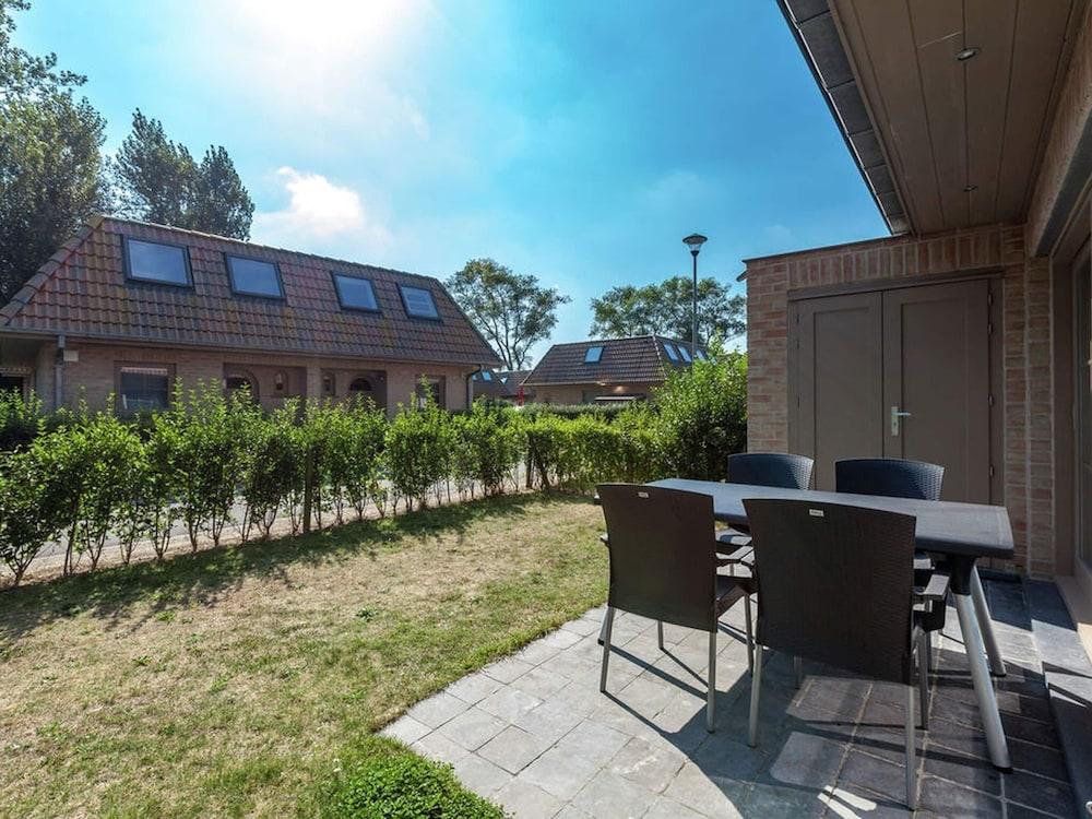 Relaxing Holiday Home in Adinkerke With Fenced Garden Exterior