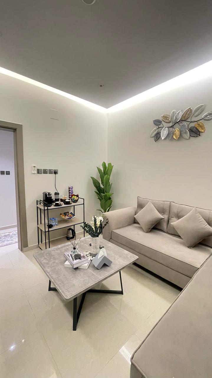 Elegant Apartment with Comfortable and Simple Furniture | 5580 Living Area
