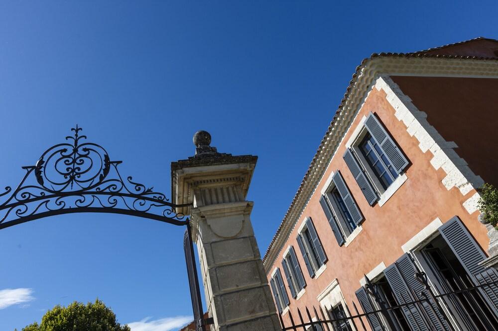 لو شاتو ديه سينك كانتون منطقة الاستقبال