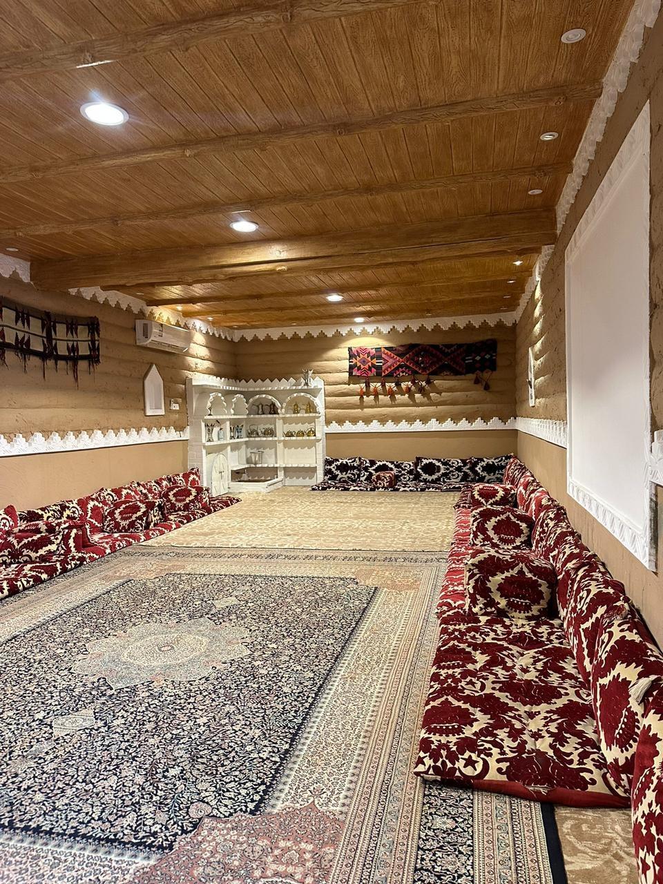 Amazing Chalet with Pool | 4202 Indoor majlis