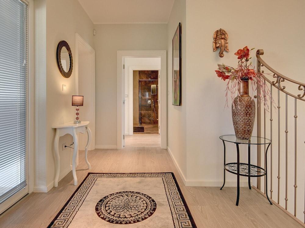 Villa With Pool in Premantura Interior