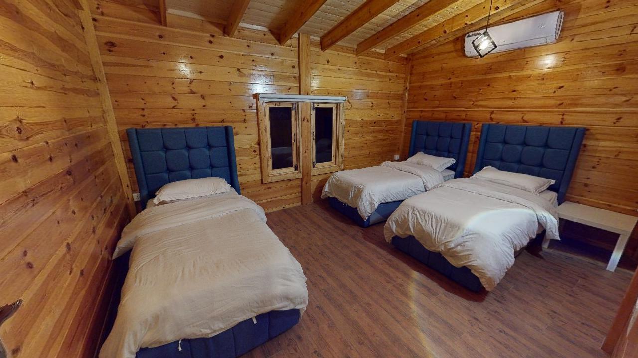 Comfy Chalet with Comfortable and Simple Furniture | 1534 Room