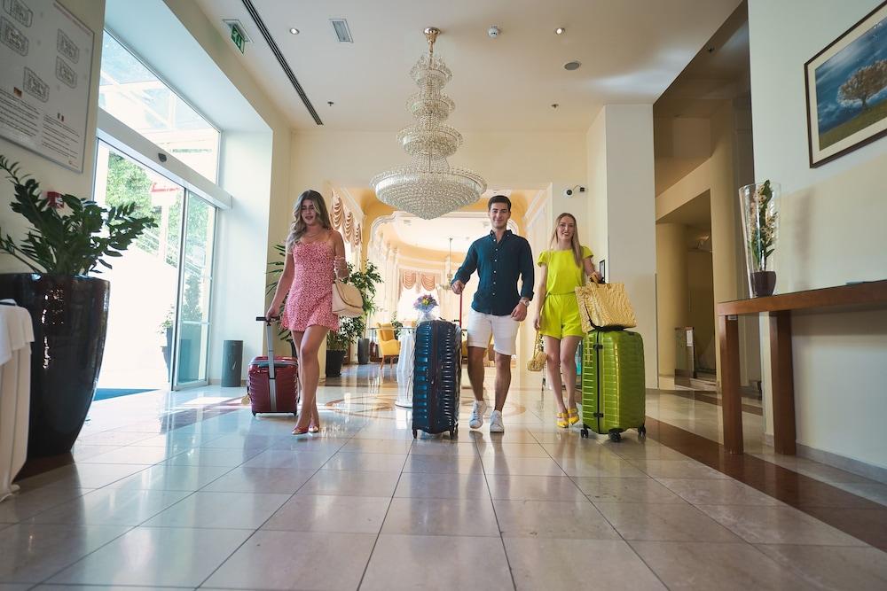 بريستول هوتل أوباتيا منطقة الاستقبال