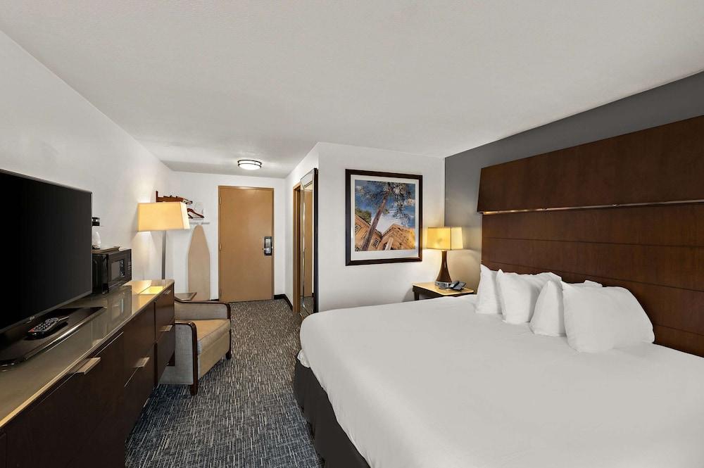 Quality Inn & Suites Featured Image