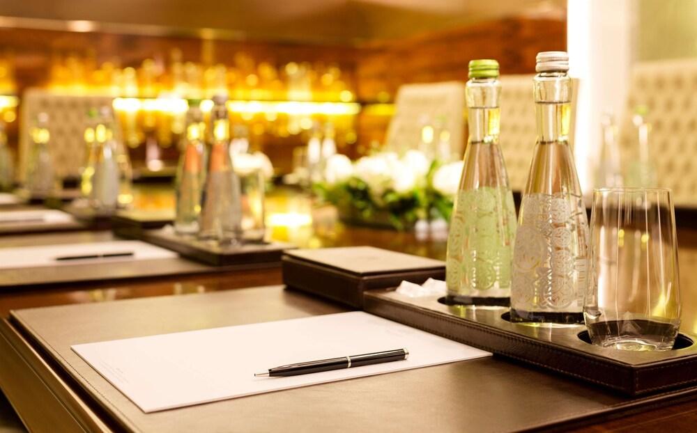 Raffles Jakarta Interior Detail