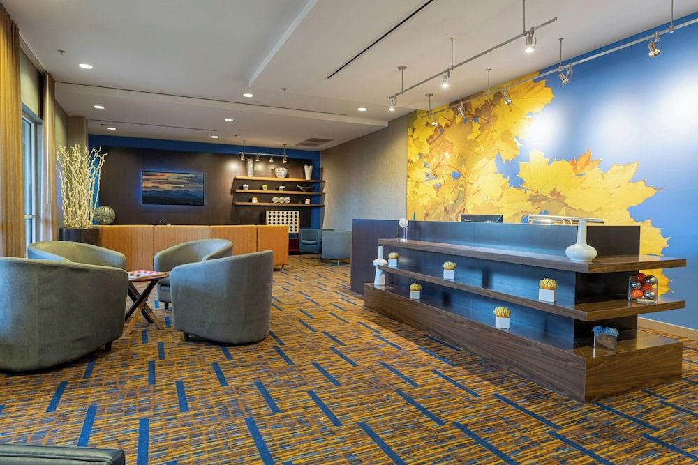 كورتيارد باي ماريوت آشفيل إيربورت منطقة الانتظار في الردهة