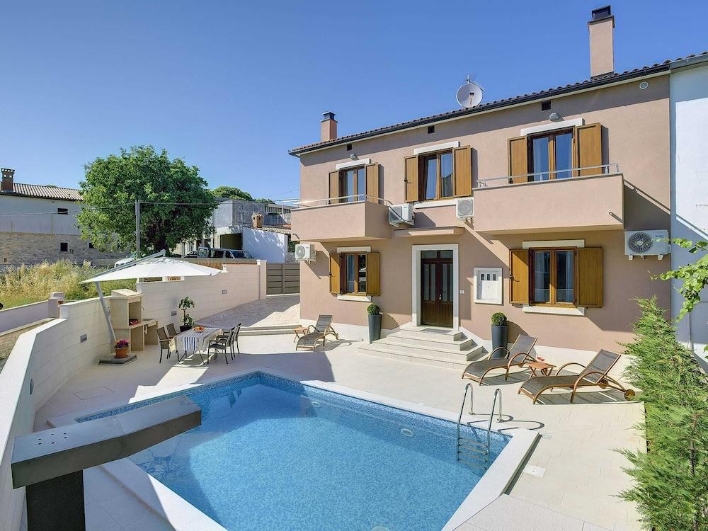 هوليداي هوم إن ليزنجان نير ذا بيتش