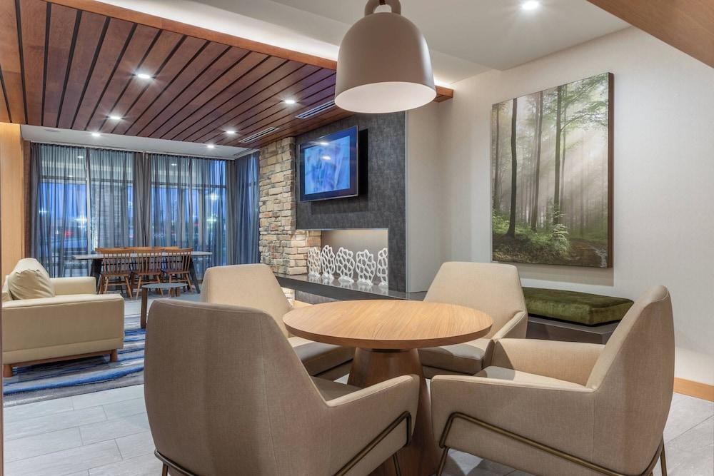 Fairfield Inn & Suites by Marriott Franklin Lobby