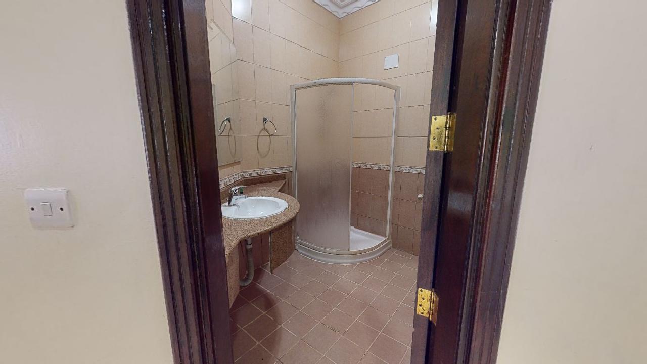 Attractive Chalet with Comfortable and Simple Furniture | 1993 Bathroom
