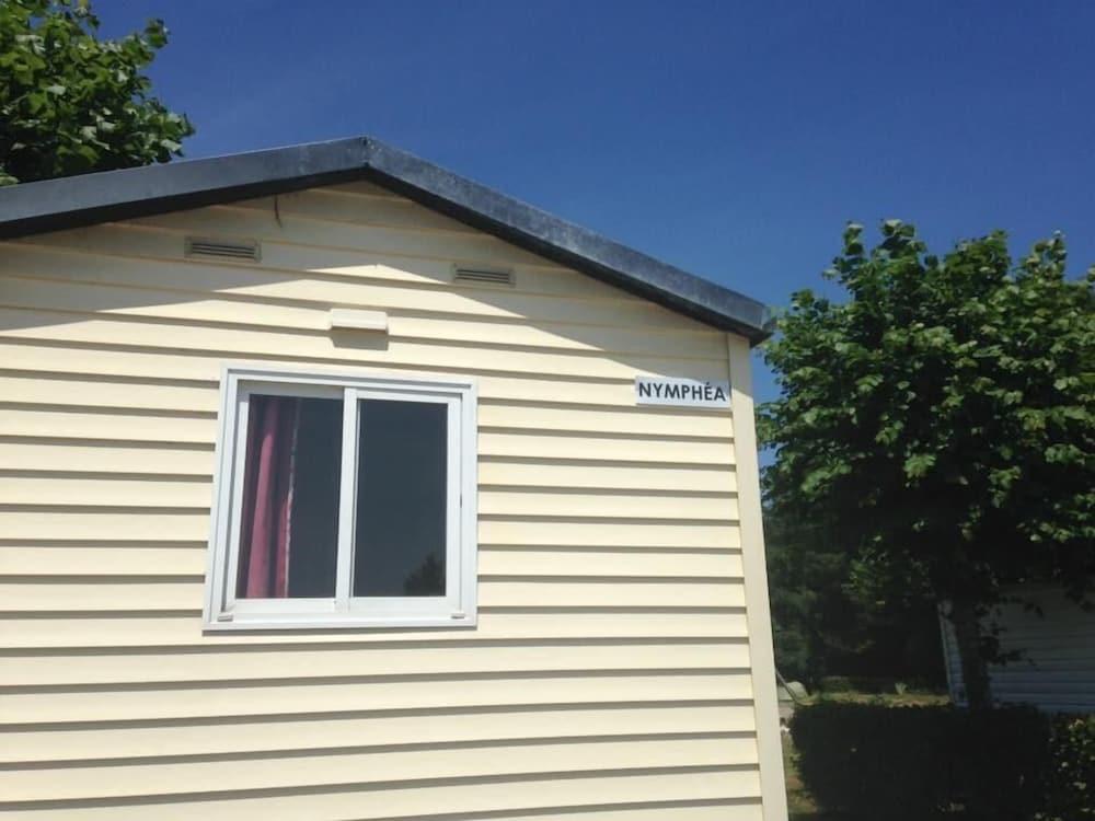 Camping de Lagraulière Exterior