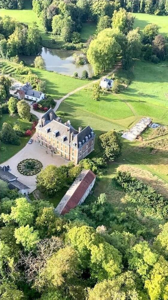 Château de la Bûcherie Exterior