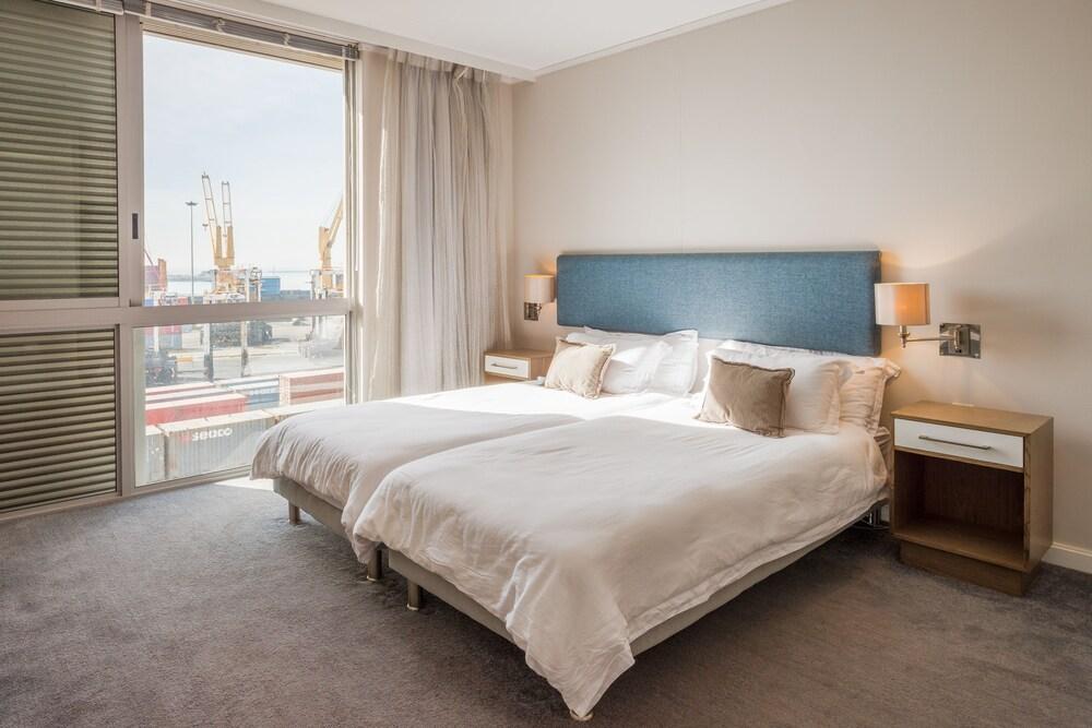 Harbour Bridge - WHosting Room